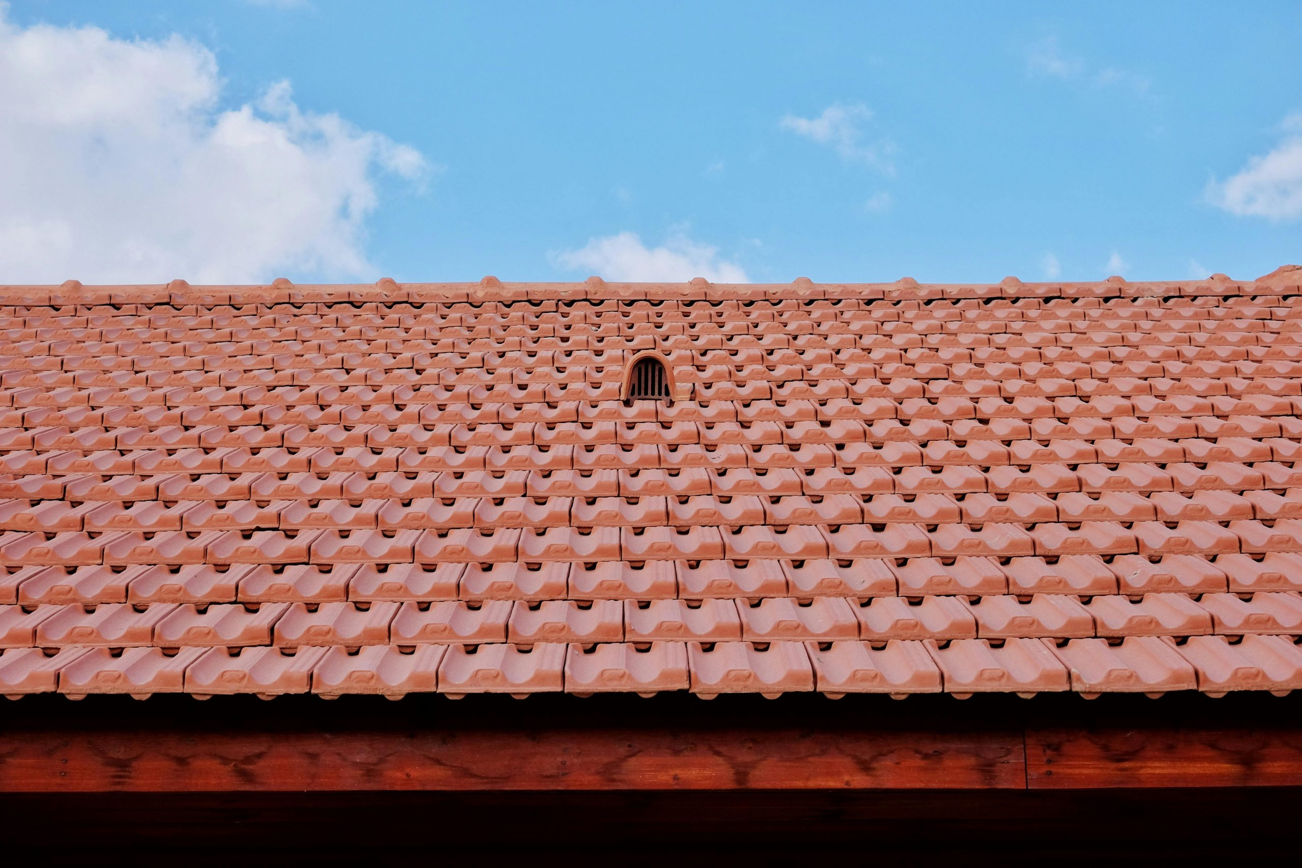 8 Lightweight Roofing Materials That Make Installation Easier and Faster